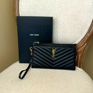 SAINT LAURENT CASSANDRE MATELASSÉ LARGE POUCH IN GRAIN DE POUDRE LEATHER